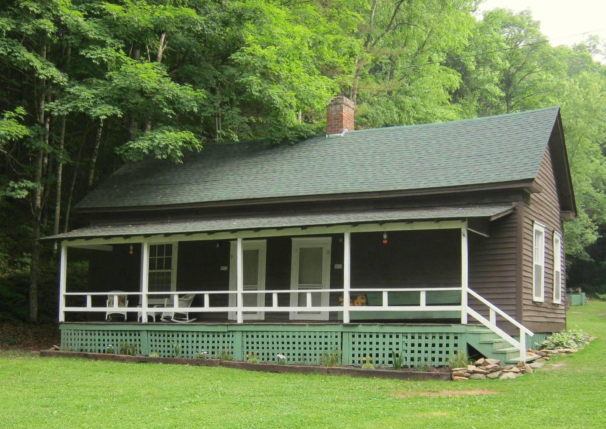 The Cabins At Healing Springs Crumpler Экстерьер фото
