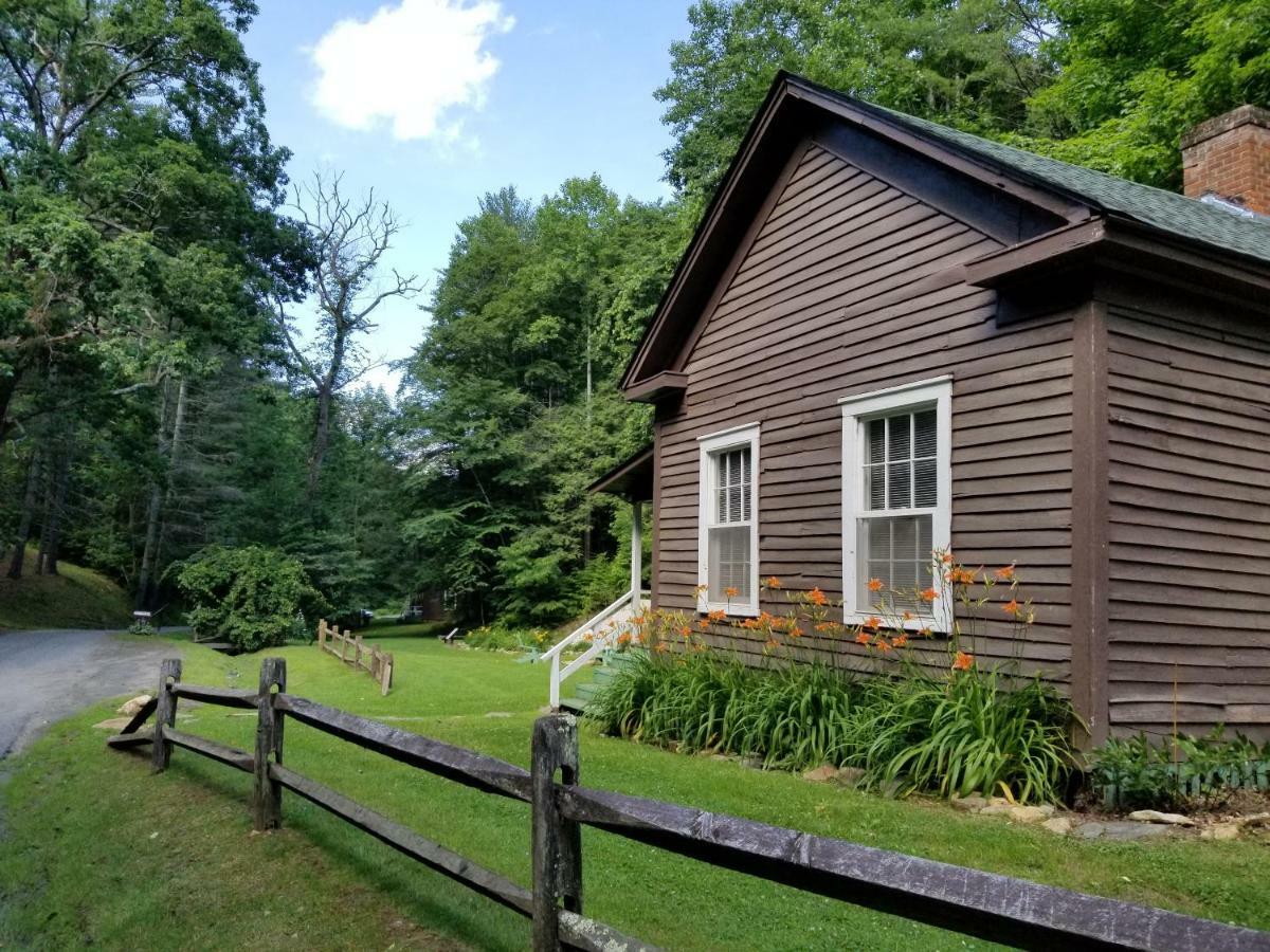 The Cabins At Healing Springs Crumpler Экстерьер фото